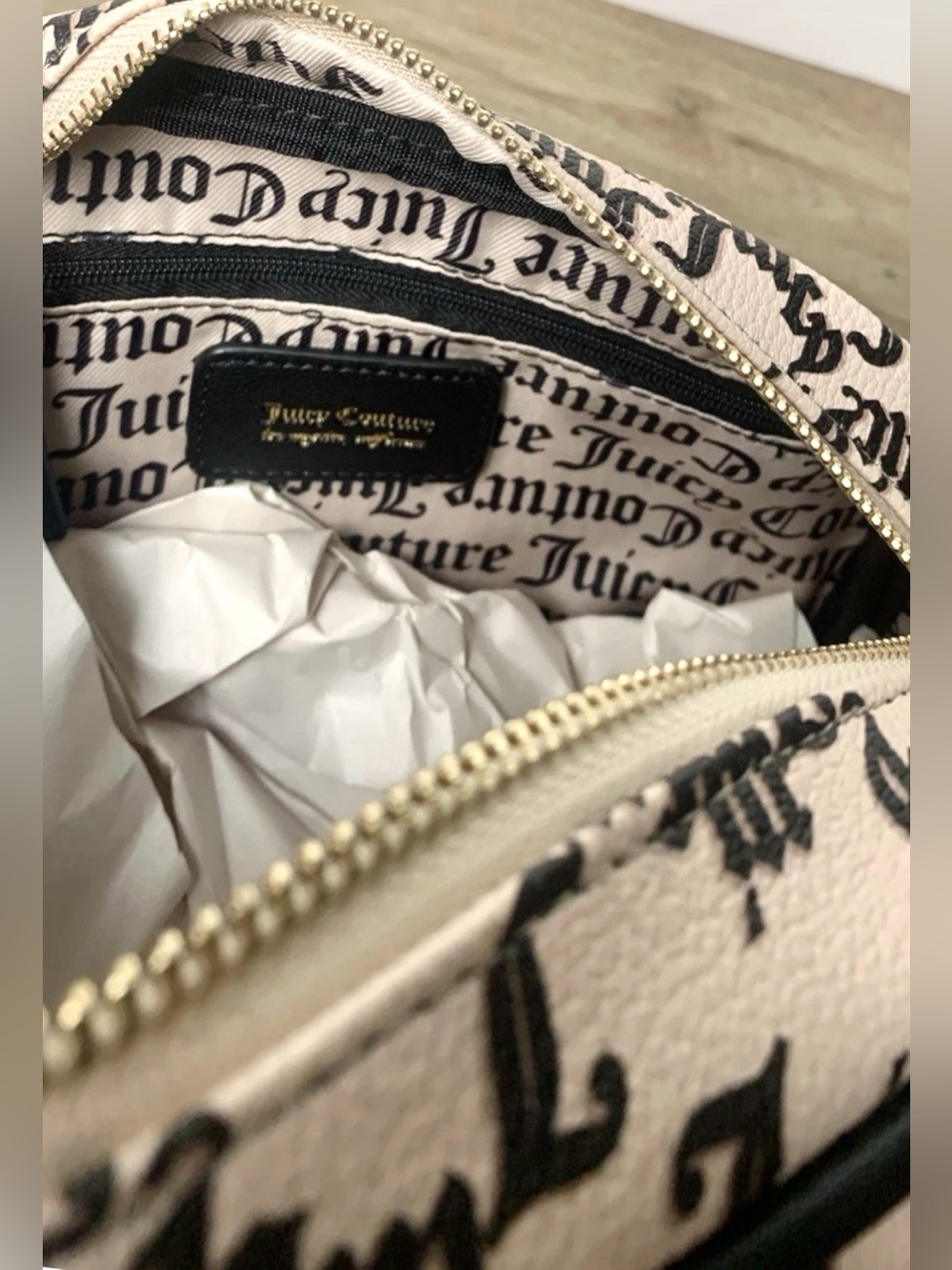 Juicy Couture Logo Print, Black & Beige Crossbody with Handles, NWT Retail $80 - Picture 5 of 9